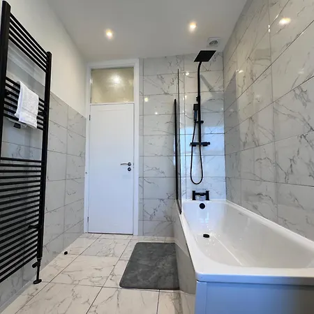 Centre 3bed House بيت للعطل